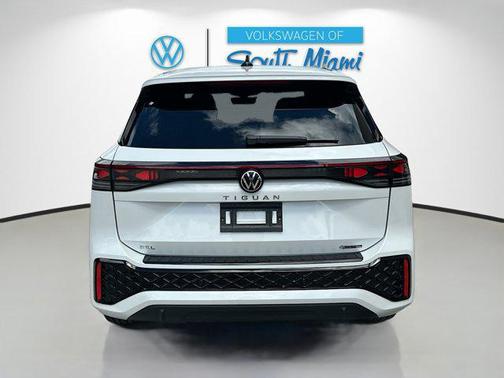 2025 Volkswagen Tiguan 2.0T SEL R-Line 4MOTION