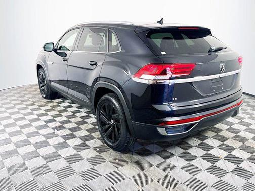 2022 Volkswagen Atlas Cross Sport 2.0T SE w/Technology