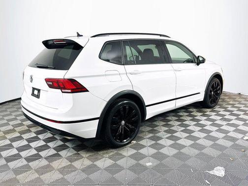 Pure White 2021 Volkswagen Tiguan 2.0T SE R-Line Black