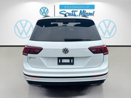 Pure White 2021 Volkswagen Tiguan 2.0T SE R-Line Black