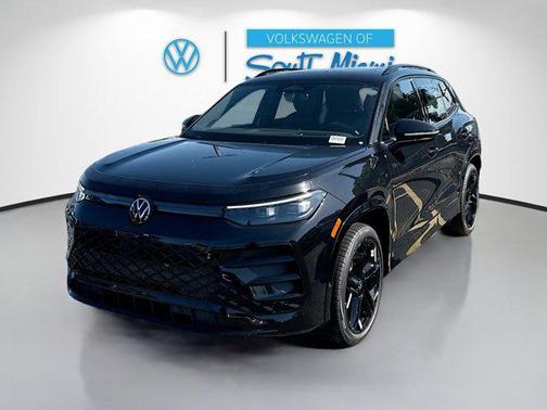 2025 Volkswagen Tiguan 2.0T SE R-Line Black