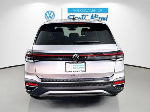 2025 Volkswagen Taos 1.5T SE