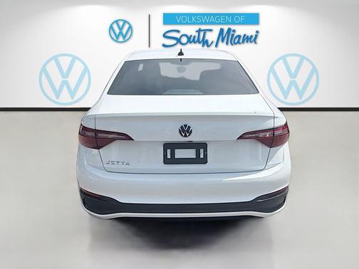 Pure White 2022 Volkswagen Jetta 1.5T Sport