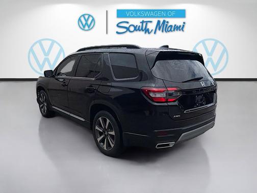 Crystal Black Pearl 2025 Honda Pilot Elite