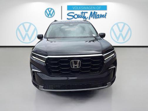 Crystal Black Pearl 2025 Honda Pilot Elite