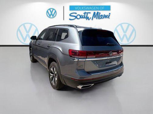 Platinum Gray Metallic 2025 Volkswagen Atlas 2.0T SE