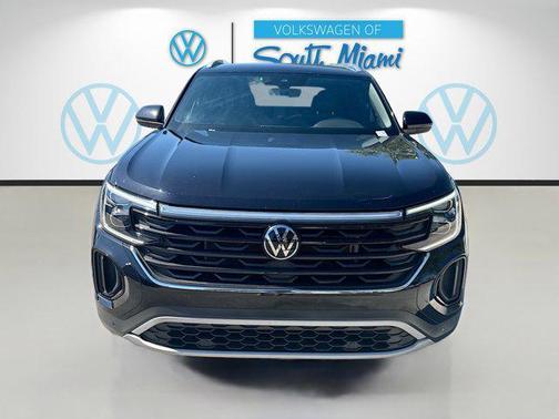 Deep Black 2024 Volkswagen Atlas Cross Sport 2.0T SE w/Technology