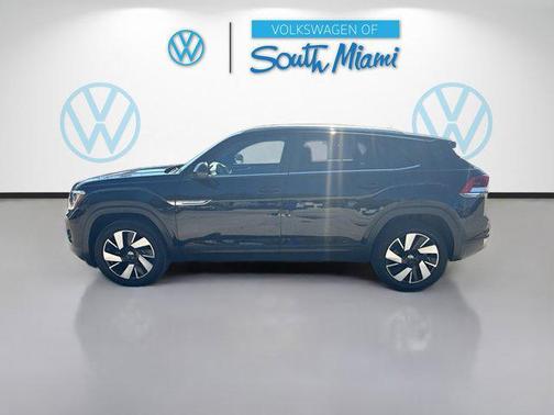 Deep Black 2024 Volkswagen Atlas Cross Sport 2.0T SE w/Technology