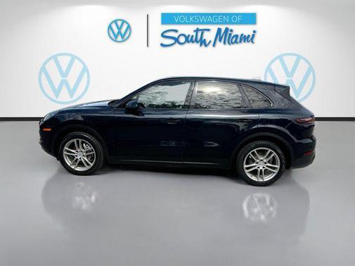 Moonlight Blue Metallic 2019 Porsche Cayenne Cayenne