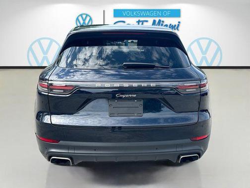 Moonlight Blue Metallic 2019 Porsche Cayenne Cayenne