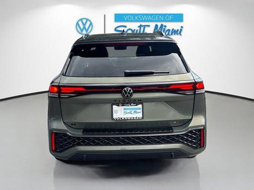 2025 Volkswagen Tiguan 2.0T SE R-Line Black 4MOTION