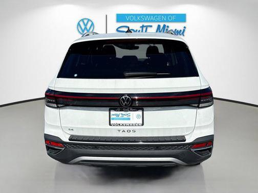 2025 Volkswagen Taos 1.5T SE