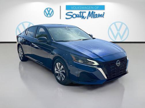 Deep Blue Pearl 2024 Nissan Altima S FWD
