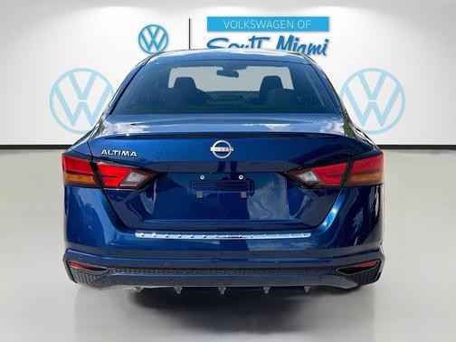 Deep Blue Pearl 2024 Nissan Altima S FWD