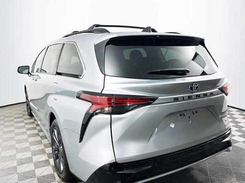 2022 Toyota Sienna XSE 7 Passenger