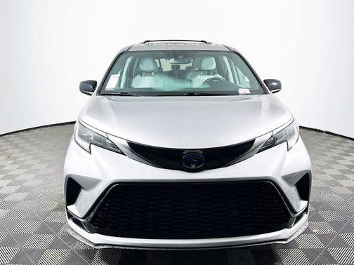 2022 Toyota Sienna XSE 7 Passenger