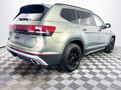 2024 Volkswagen Atlas 2.0T SE w/Technology 4MOTION