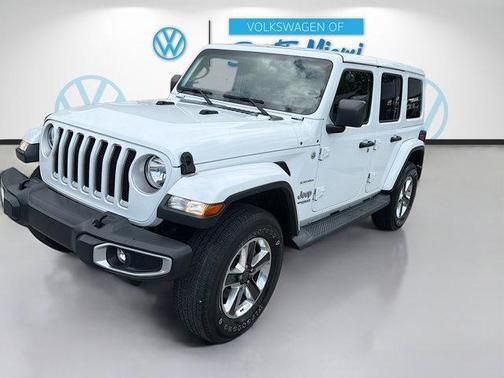 Bright White Clearcoat 2019 Jeep Wrangler Unlimited Sahara