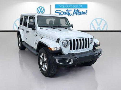Bright White Clearcoat 2019 Jeep Wrangler Unlimited Sahara