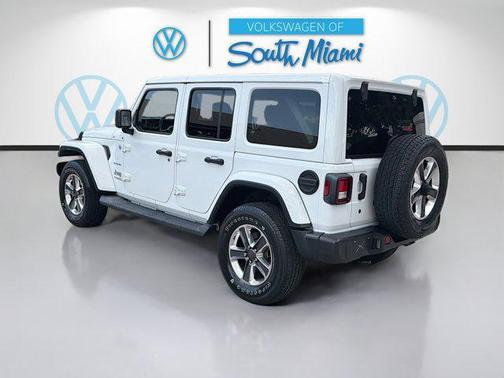 Bright White Clearcoat 2019 Jeep Wrangler Unlimited Sahara
