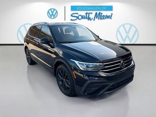 Deep Black 2024 Volkswagen Tiguan 2.0T SE