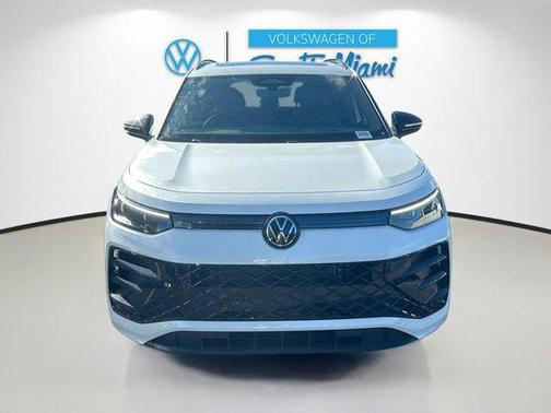 2025 Volkswagen Tiguan 2.0T SE R-Line Black 4MOTION