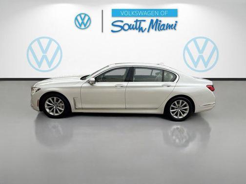 Mineral White Metallic 2020 BMW 750 i xDrive