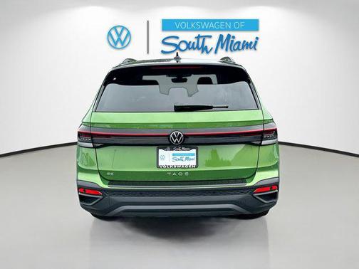 2025 Volkswagen Taos 1.5T SE Black