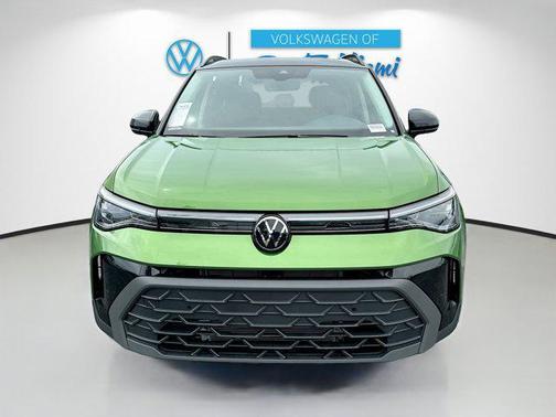 2025 Volkswagen Taos 1.5T SE Black