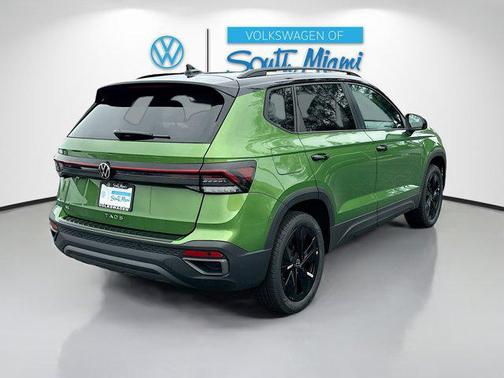 2025 Volkswagen Taos 1.5T SE Black