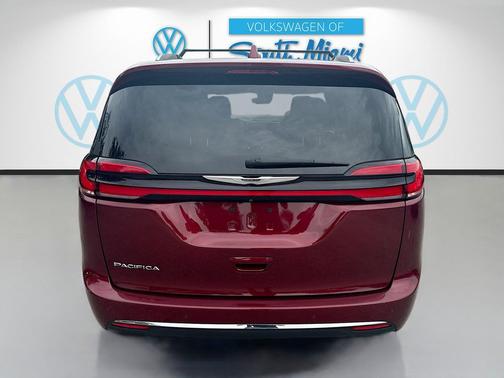 Velvet Red Pearlcoat 2021 Chrysler Pacifica Touring L