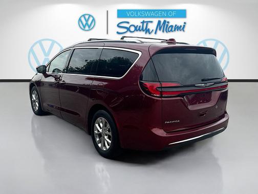 Velvet Red Pearlcoat 2021 Chrysler Pacifica Touring L