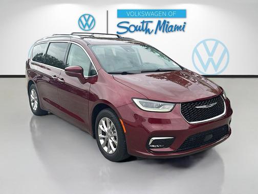 Velvet Red Pearlcoat 2021 Chrysler Pacifica Touring L
