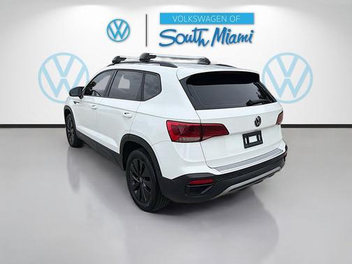 Pure White 2022 Volkswagen Taos 1.5T S