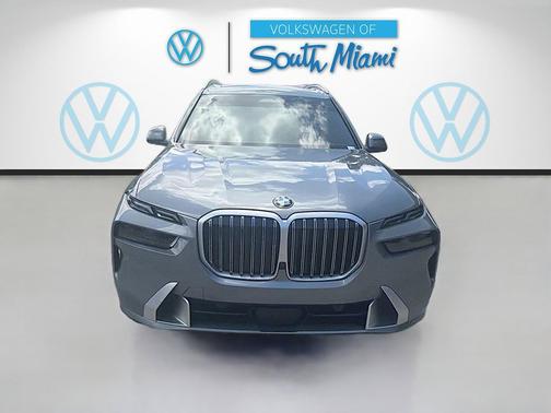 Skyscraper Grey Metallic 2024 BMW X7 xDrive40i