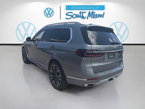Skyscraper Grey Metallic 2024 BMW X7 xDrive40i