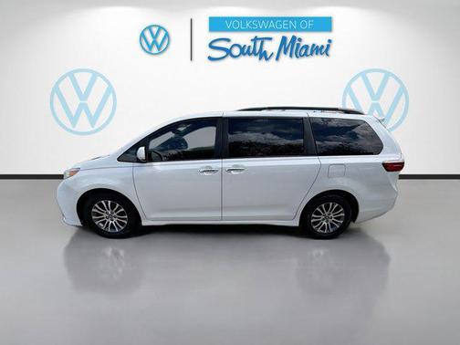 2020 Toyota Sienna XLE Premium