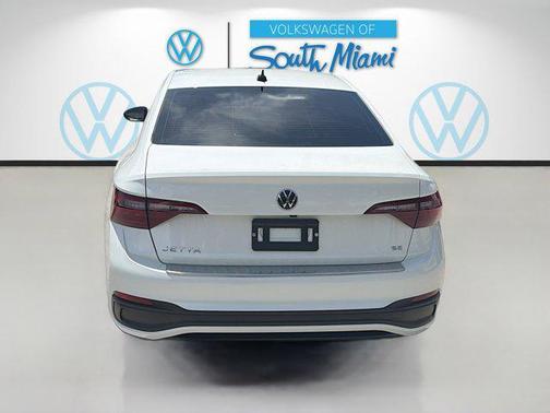 Opal White Pearl 2023 Volkswagen Jetta 1.5T SE