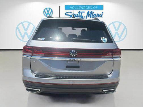 Silver Mist Metallic 2024 Volkswagen Atlas 2.0T SE