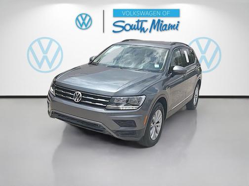 Platinum Gray Metallic 2018 Volkswagen Tiguan 2.0T SE