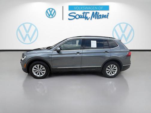 Platinum Gray Metallic 2018 Volkswagen Tiguan 2.0T SE