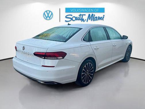 2022 Volkswagen Passat 2.0T Limited Edition