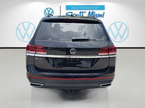 Deep Black Pearl 2021 Volkswagen Atlas 3.6L SE w/Technology