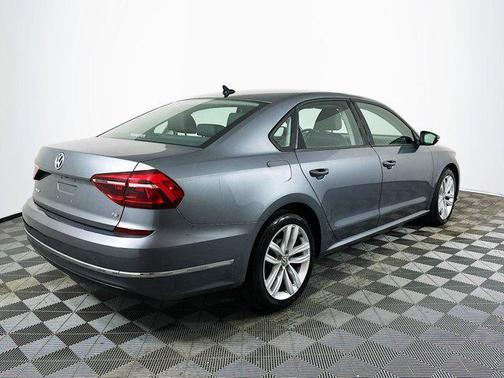 2019 Volkswagen Passat 2.0T Wolfsburg Edition