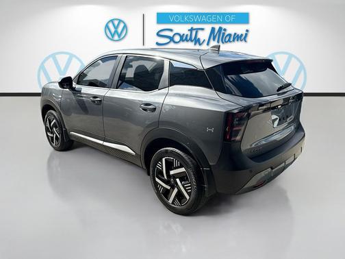 Gun Metallic 2025 Nissan Kicks SV
