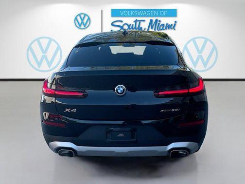 2023 BMW X4 xDrive30i