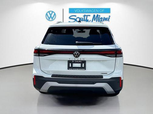 2025 Volkswagen Tiguan 2.0T SE 4MOTION