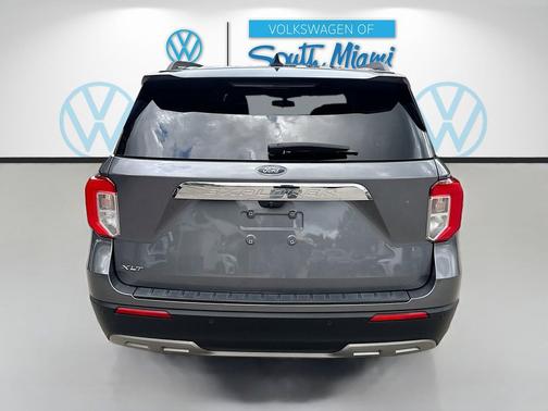 Carbonized Gray Metallic 2021 Ford Explorer XLT
