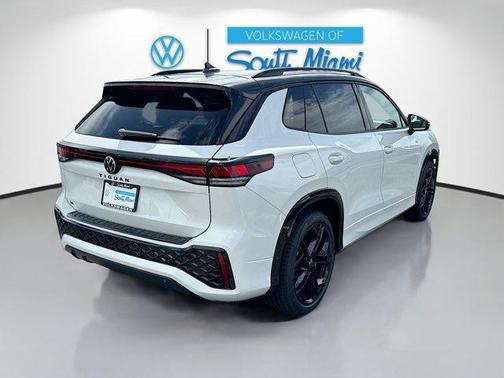 2025 Volkswagen Tiguan 2.0T SE R-Line Black