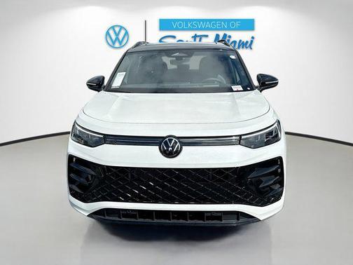 2025 Volkswagen Tiguan 2.0T SE R-Line Black